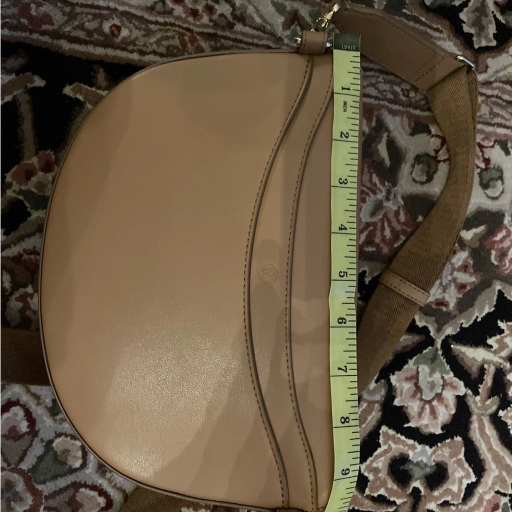 lululemon athletica tan crescent crossbody bag - Picture 8 of 8